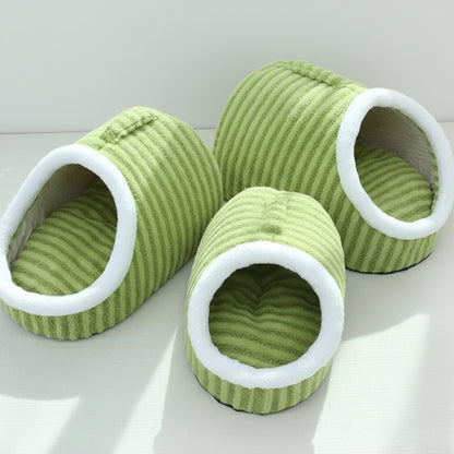 TailCraft’s Bestselling Winter Pet Bed – Ultra-Soft, Tunnel-Style Nest for Cats & Small Dogs.
